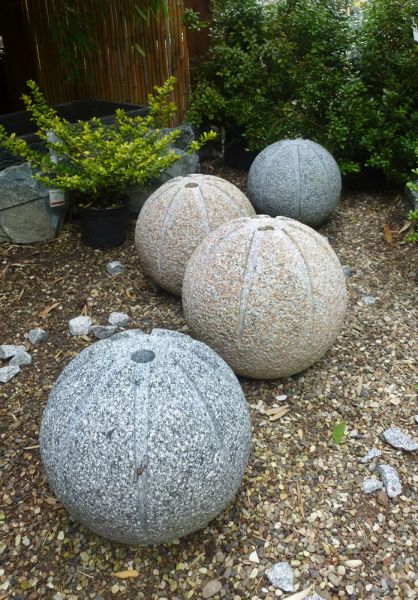 Quellstein Orange 60 cm grauer Granit